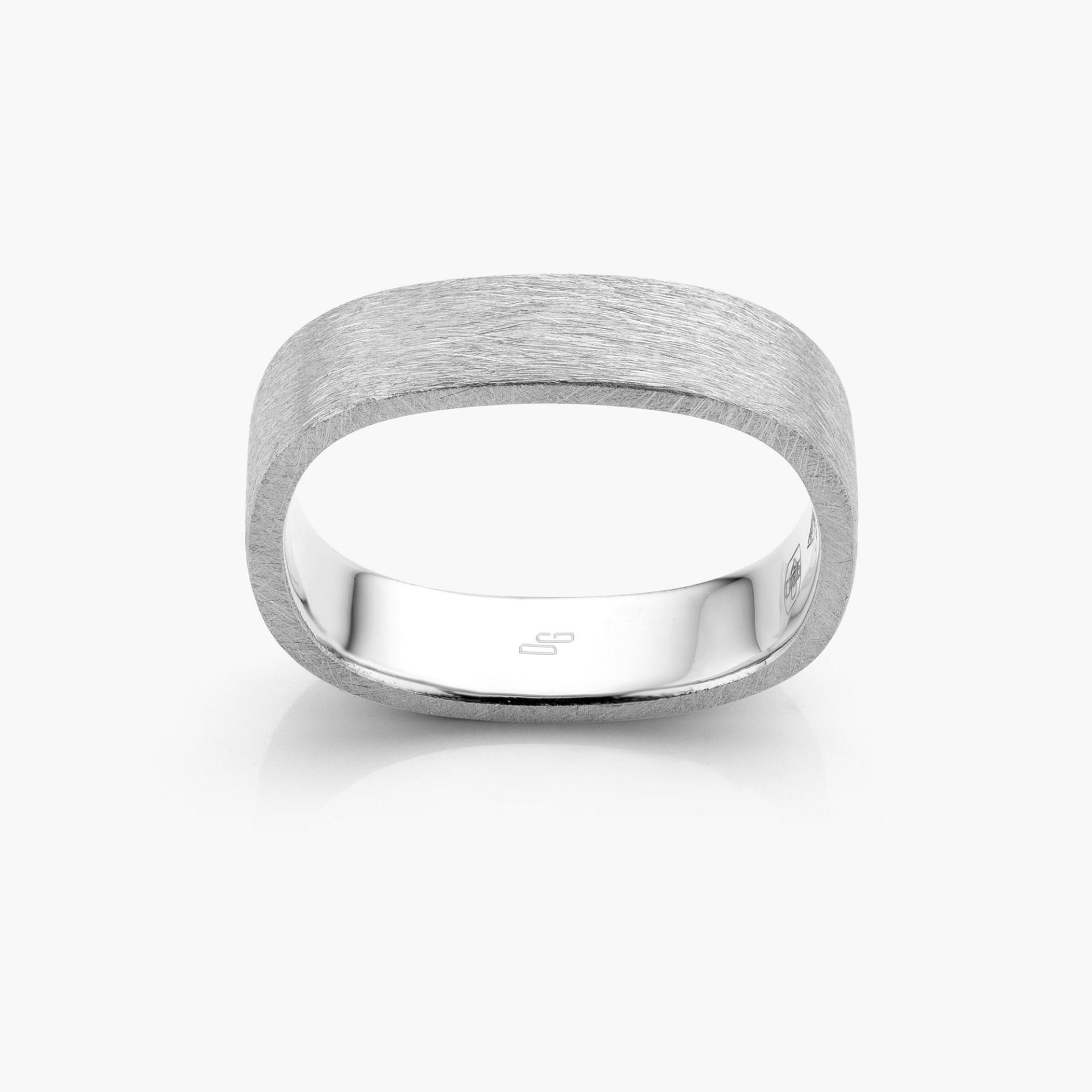 Wedding ring Bold model made by Atelier Wittmann