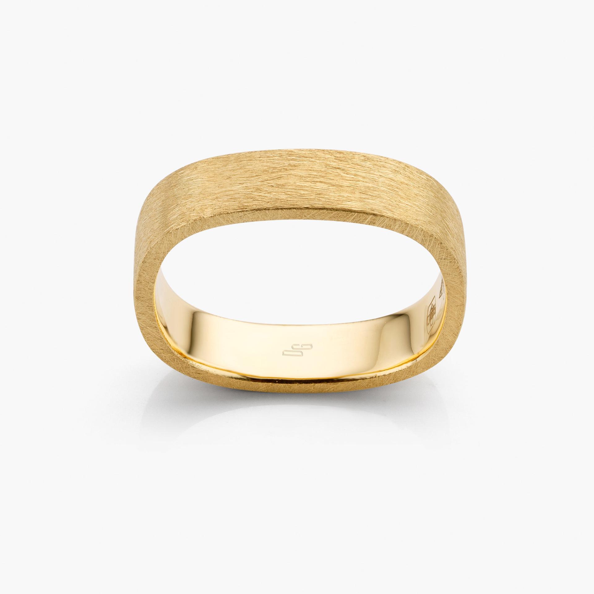 Wedding ring Bold model made by Atelier Wittmann