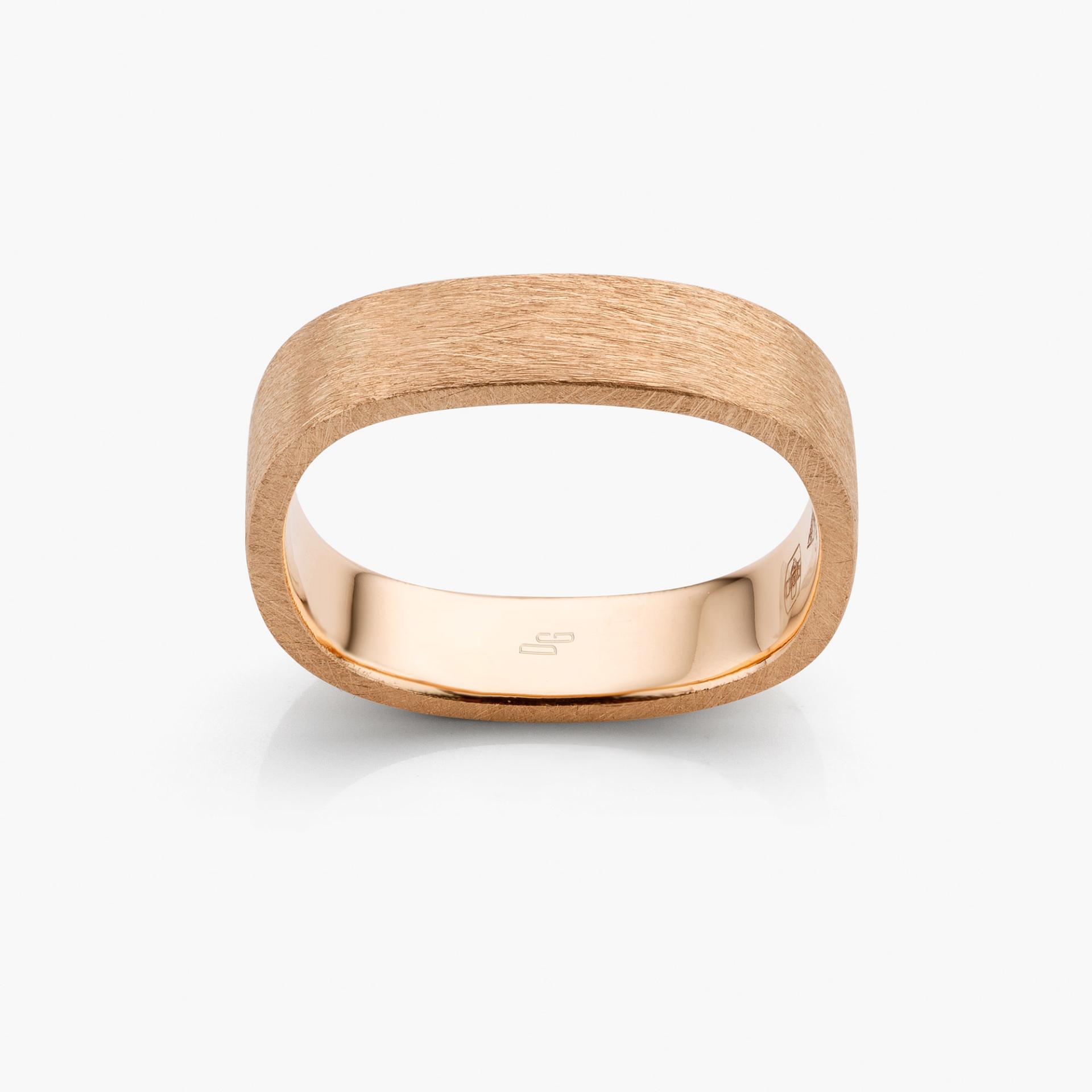 Wedding ring Bold model made by Atelier Wittmann