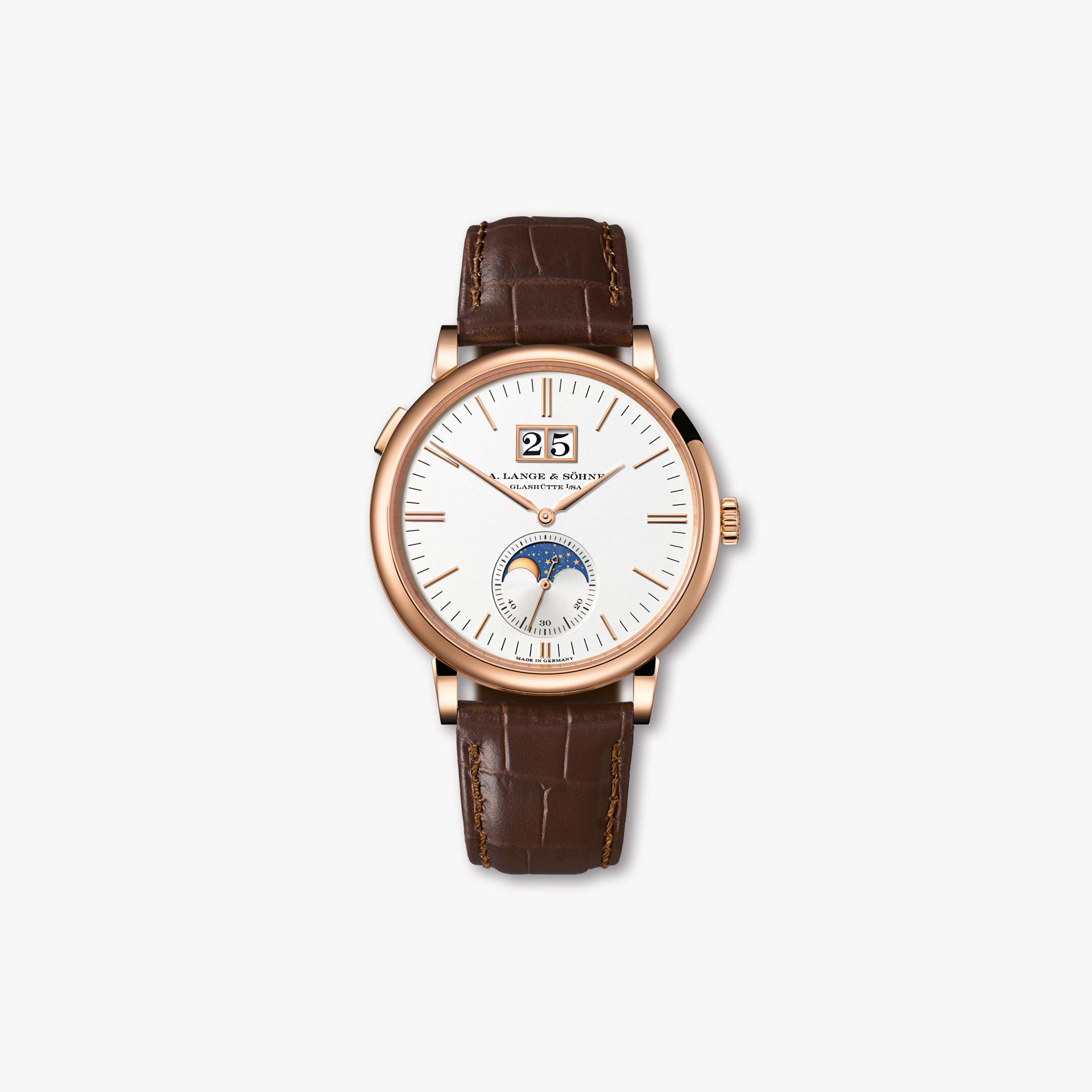 images/richmont-international--28las-29/lange-a-sohne/saxonia/saxonia-moon-phase/384.032/384.032_maison-de-greef_a.langeasohne_watches_front.jpg