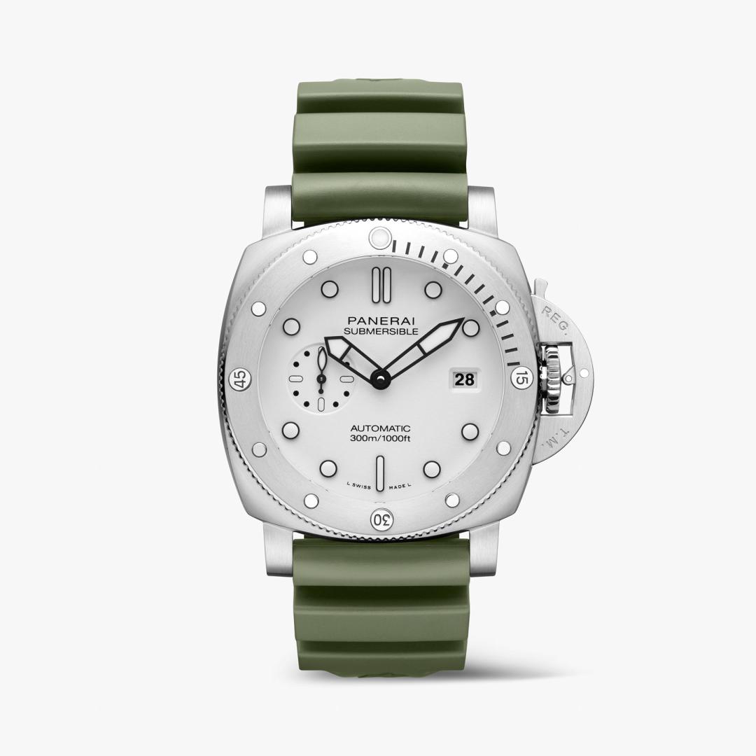 Submersible QuarantaQuattro made by Panerai